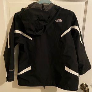 Kids North Face windbreaker jacket with reflectors. S(7/8) kids OBO